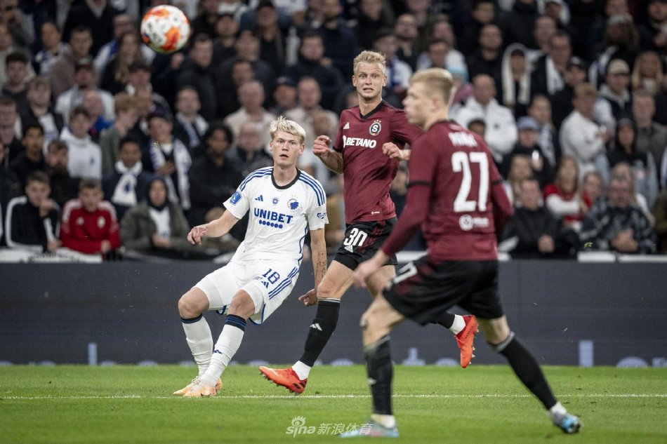 在曼城更是 在曼城更是