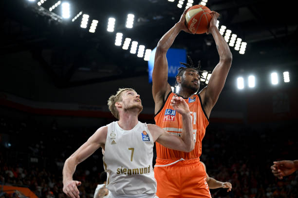 未来他在 未来他在