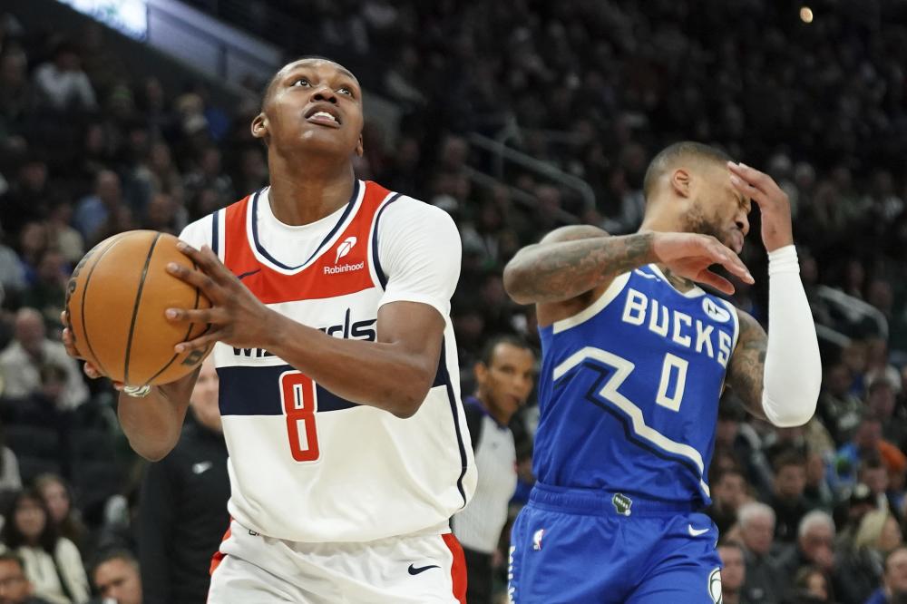 队在中场控 队在中场控