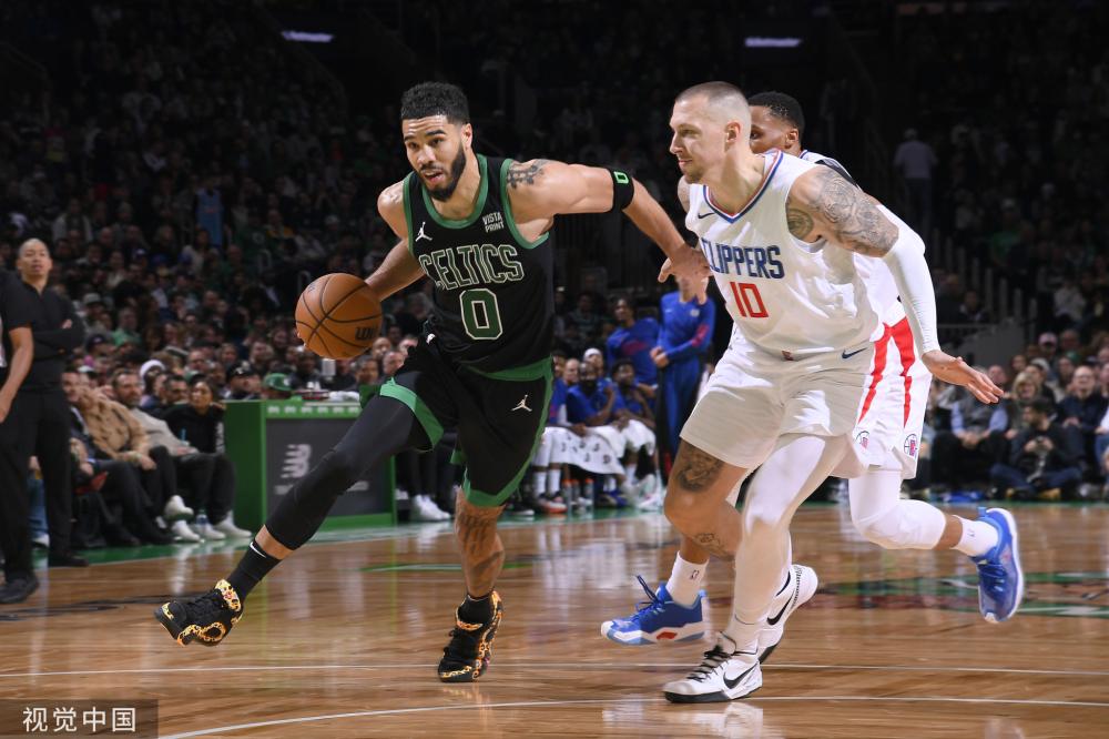 尔同场竞技 尔同场竞技